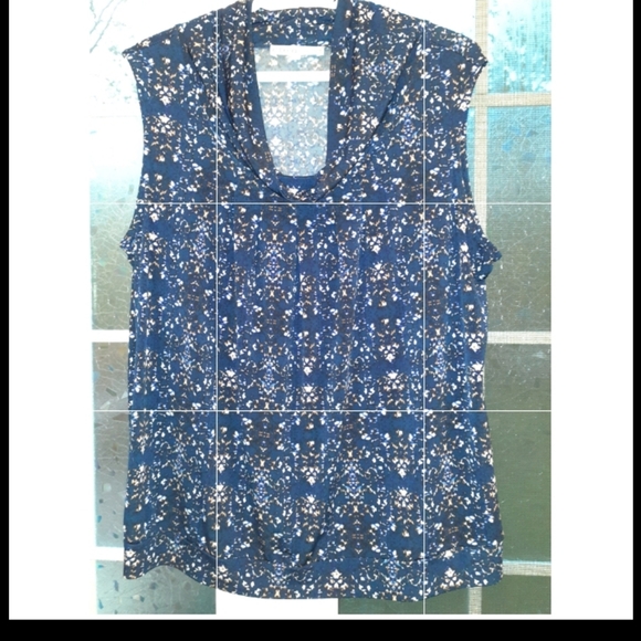 3/$25 Cowl neck sleeveless top. - Picture 1 of 3